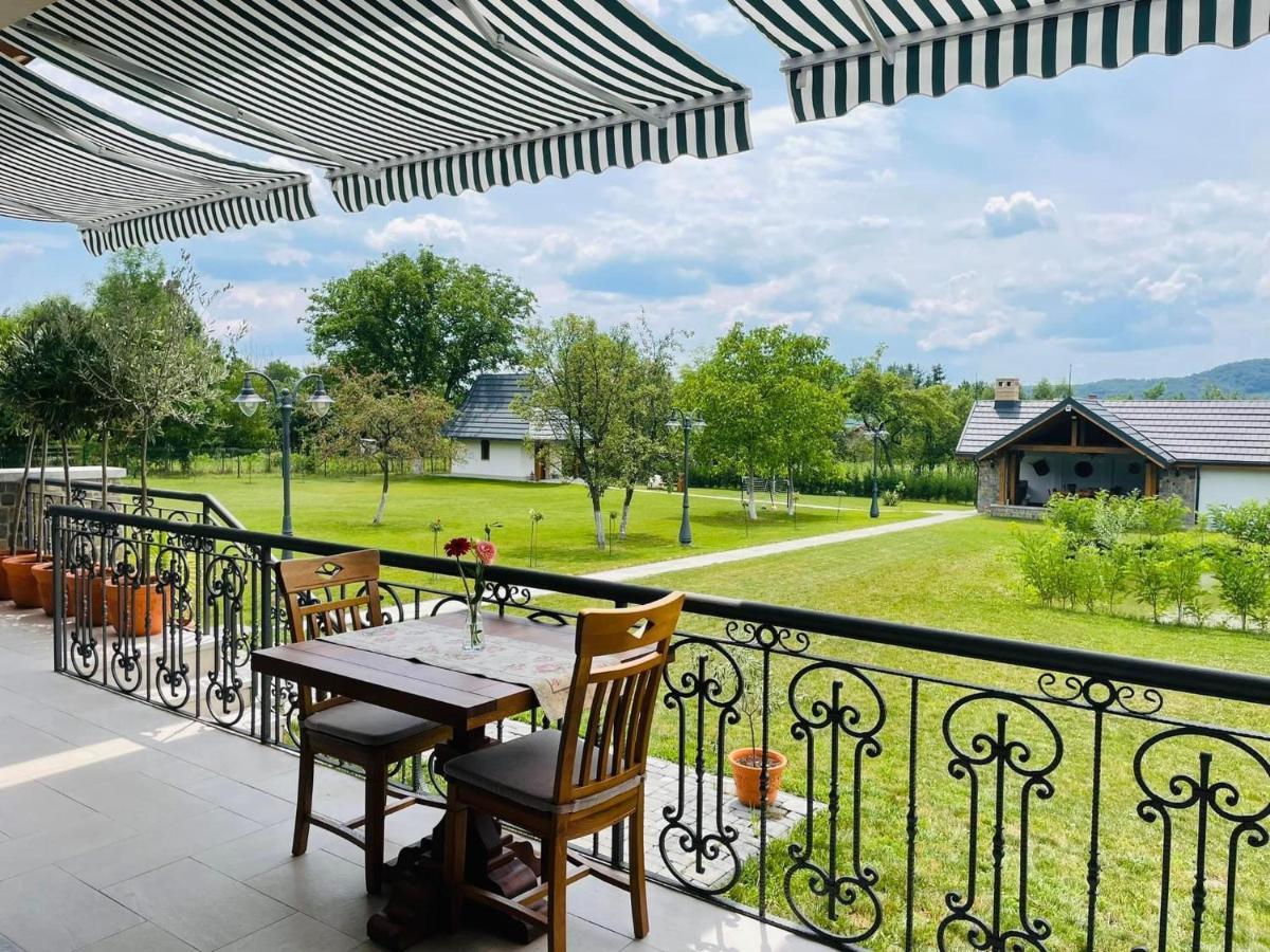 Conacul Cornu 1945 Hotel Cornu de Jos Buitenkant foto