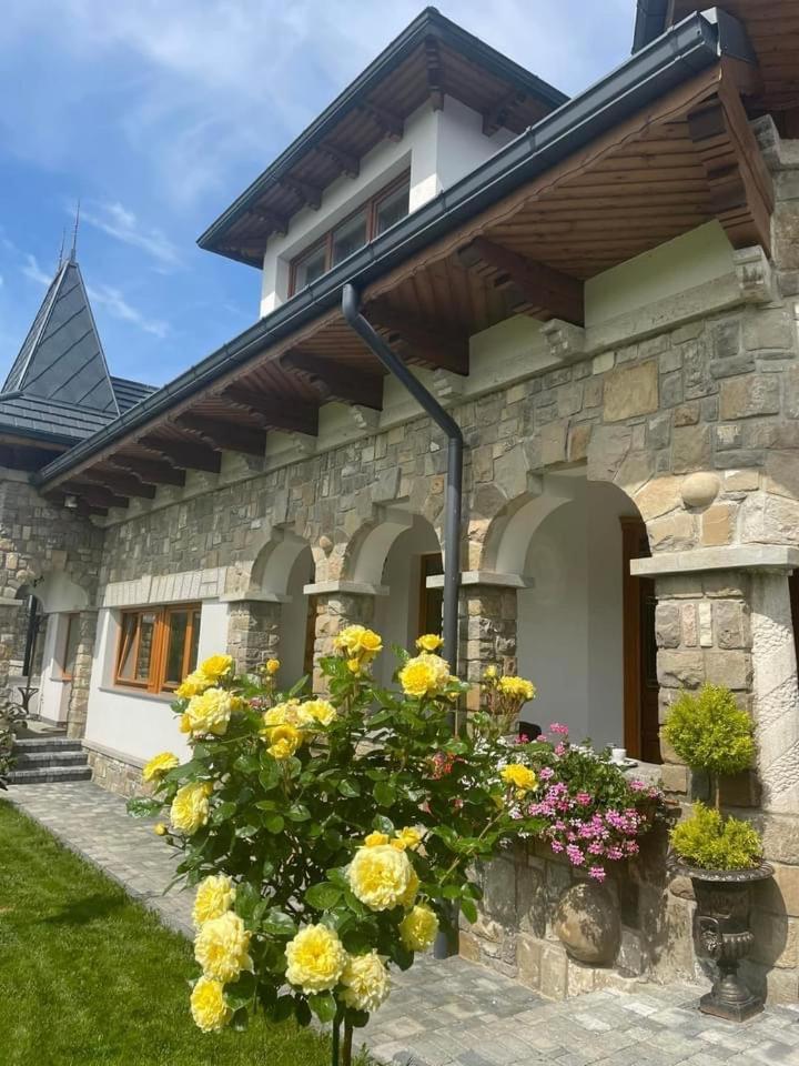 Conacul Cornu 1945 Hotel Cornu de Jos Buitenkant foto